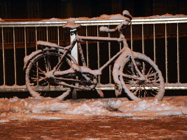 Zima zaskoczyła rowerzystów