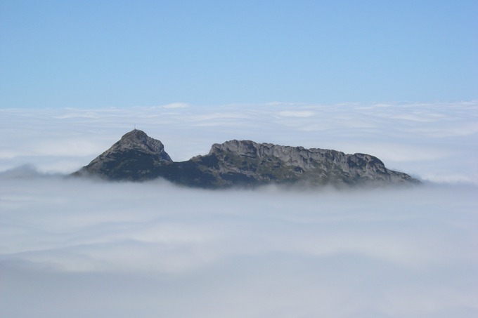 Giewont w chmurach.