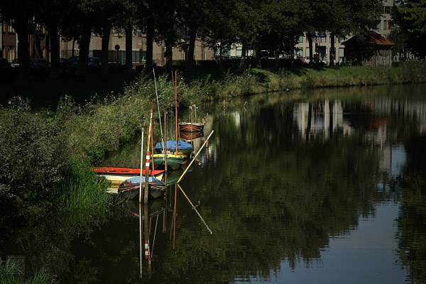 wpuszczone w kanal