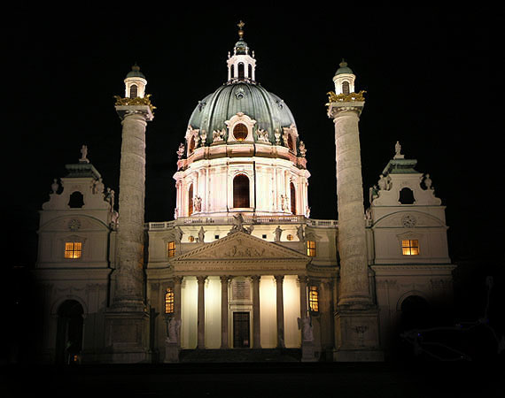 Wien by night "Karlskirche"