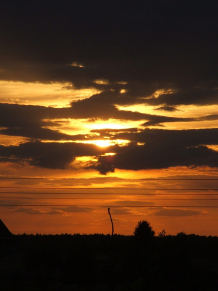 dzień sie kończy, noc zaczyna