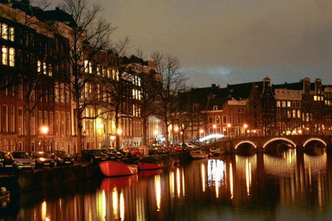 Amsterdam nocą