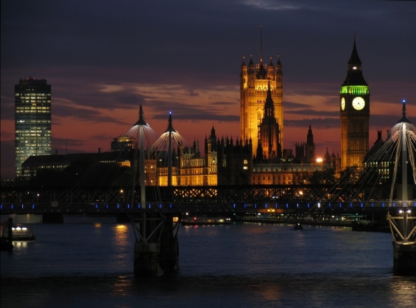 Hungerford Bridge:))), London 2005