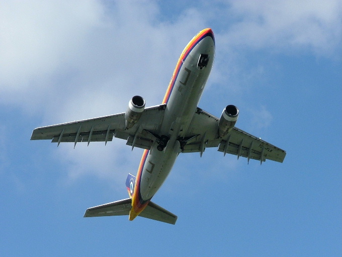 Airbus A300-B6 kilka sekund po starcie