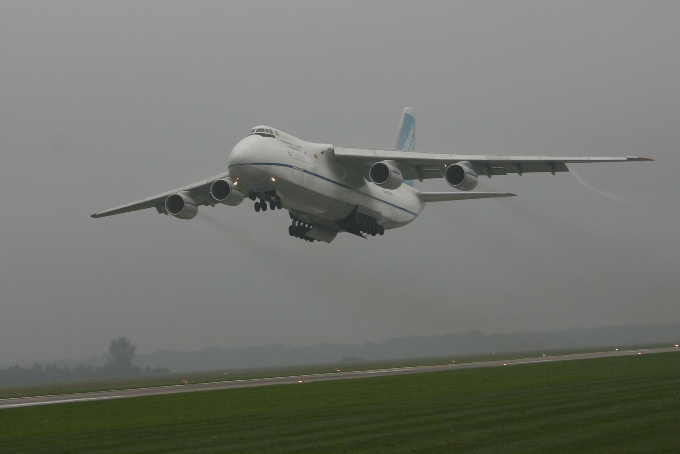 AN 124-100 &#039&#039Rusłan&#039&#039