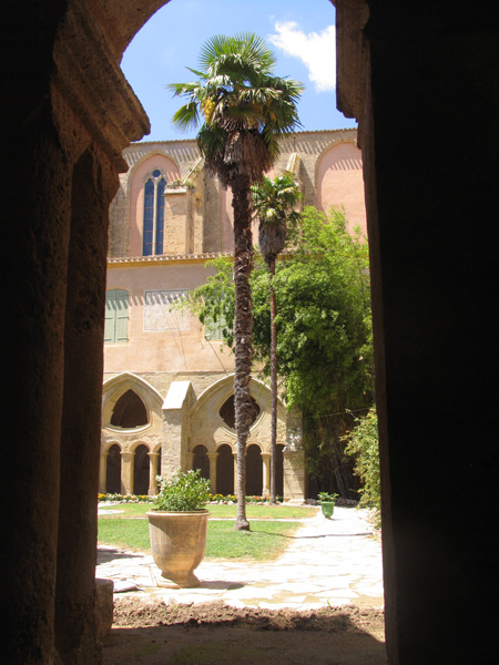 Krużganki Abbaye Vamagne