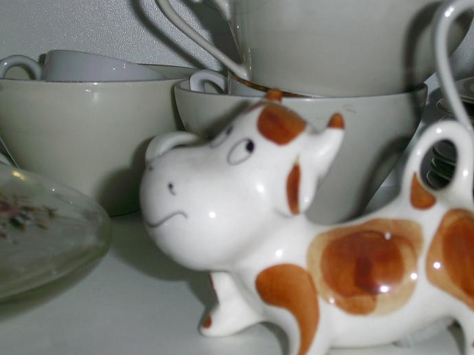 Krowa w składzie porcelany