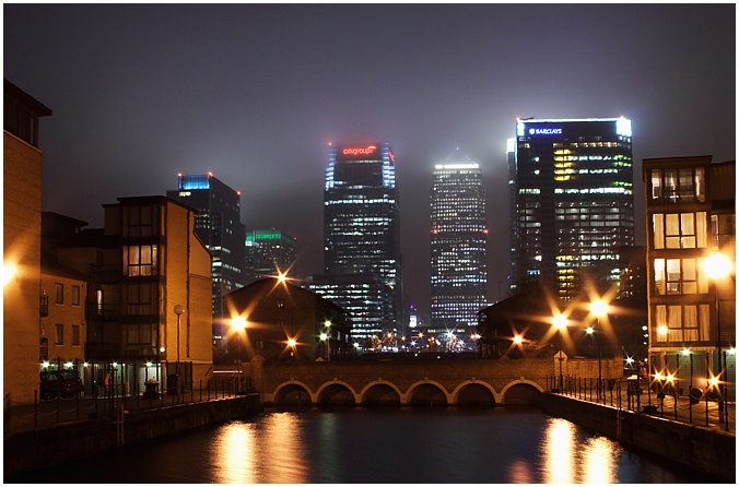 "Canary Wharf" nocą 1