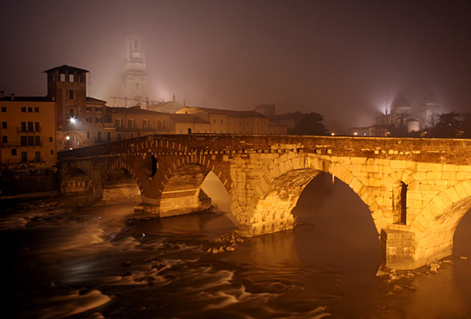 Verona by night, 2