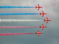 Czerwona strzała w wykonaniu...Red Arrows