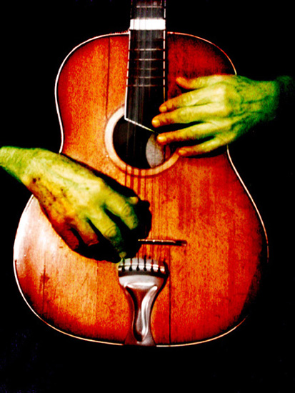 Hulk gra na gitarze ...