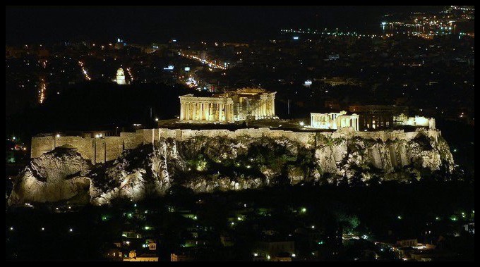 Akropolis by night