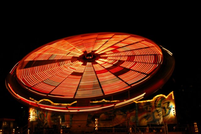 Kręcioła, czyli lunapark nocą.