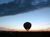 Nocny pokaz balonów