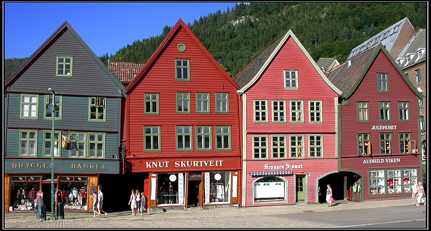 Starowka Bergen - Bryggen w kolorze