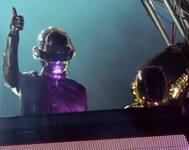 leci leci... zna mi Daft Punk!