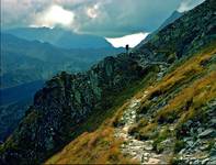 Tatry 2006 - samotny wedrowiec na szlaku w drodze na szczyt...