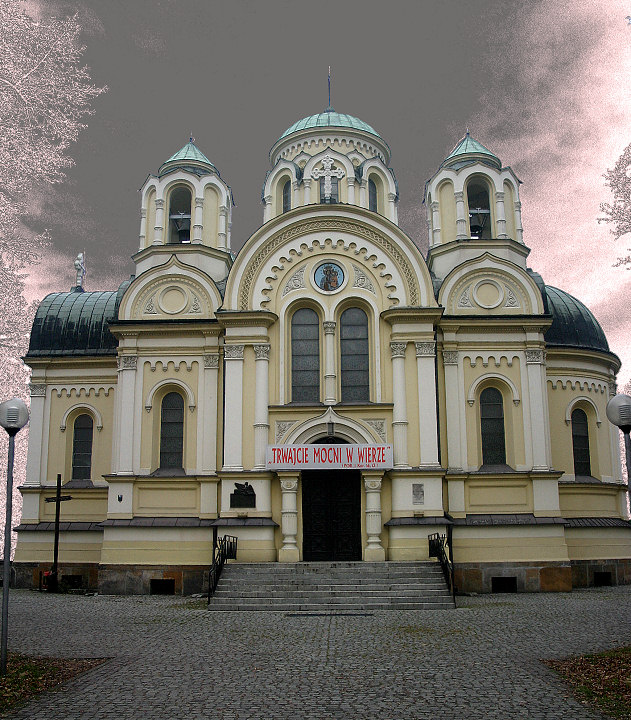 Wierzyć - to znaczy nawet nie pytać, jak długo jeszcze mamy iść po ciemku.