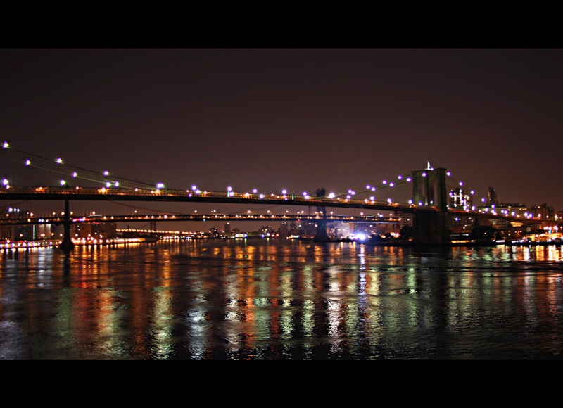 BROOKLYN BRIDGE AT NIGHT