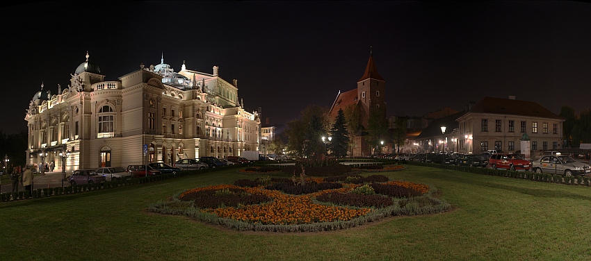 Teatr Słowackiego.... Kraków... listopadowa noc...