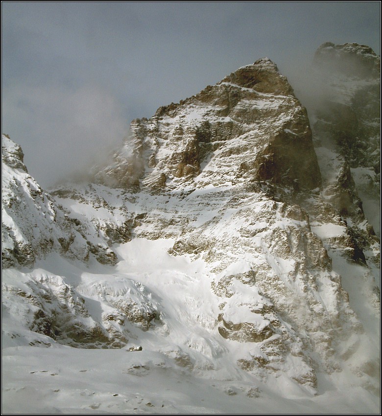 Rifugio Duca Degli Abruzzi (2802m)