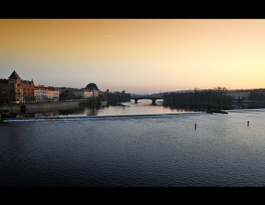 Praga wieczorową porą...