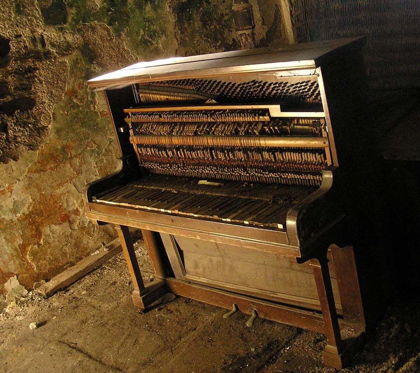 Więzienne pianino