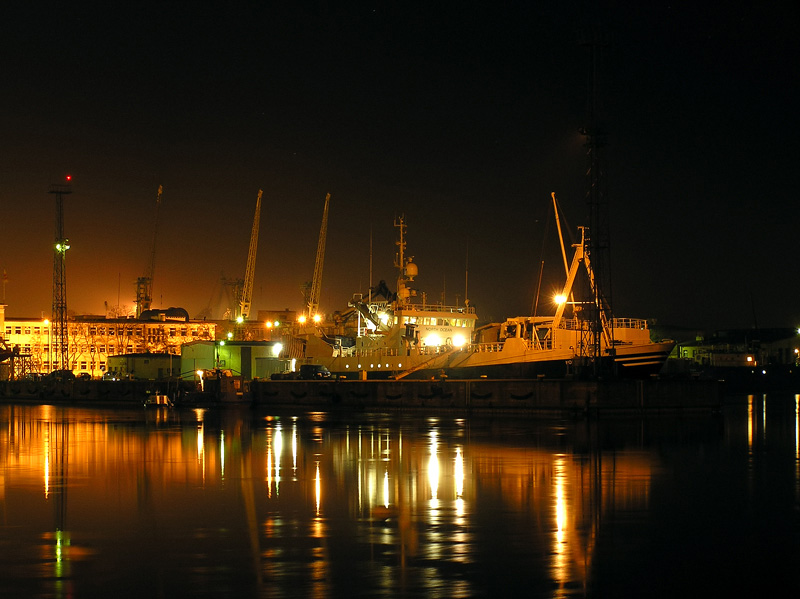 Port Gdynia by nite