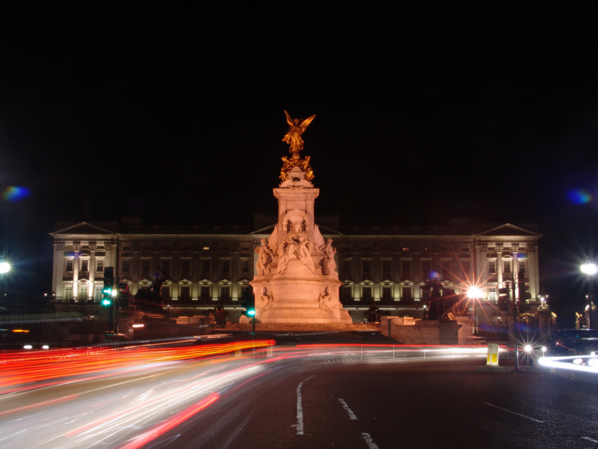 London by night     I