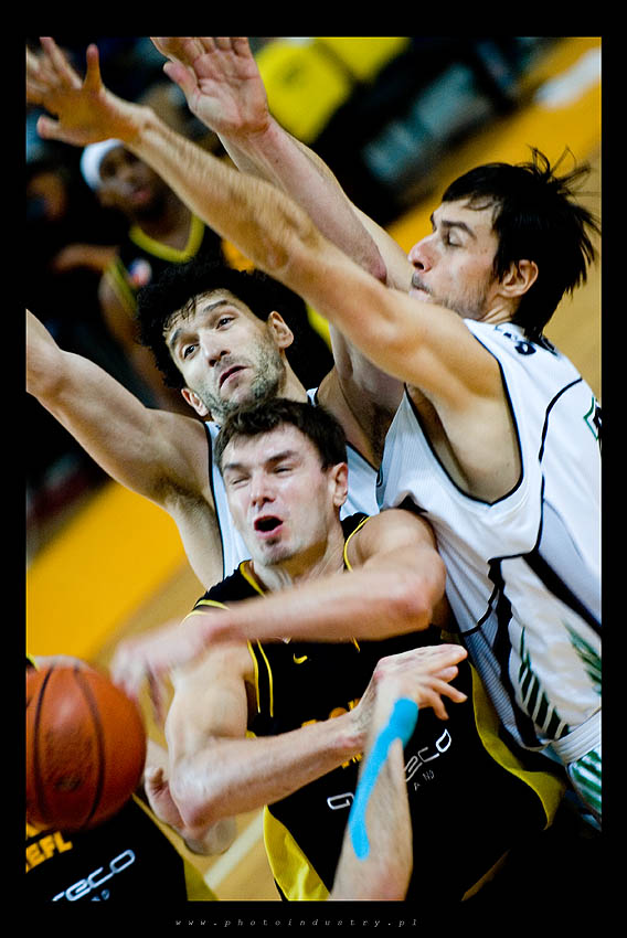 Adam Wojcik (Prokom Trefl Sopot), Dragisa Drobnjak, Andrej Stimac (BOT Turow Zgorzelec)