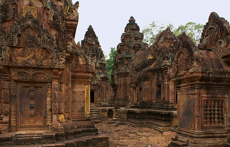 Banteay Srei, 967 n.e. (3/6)