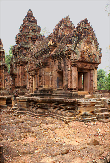 Banteay Srei, 967 n.e. (5/6)