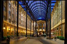 Hay's Galleria, London