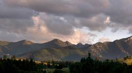 Tatry w gasnącym świetle dnia.