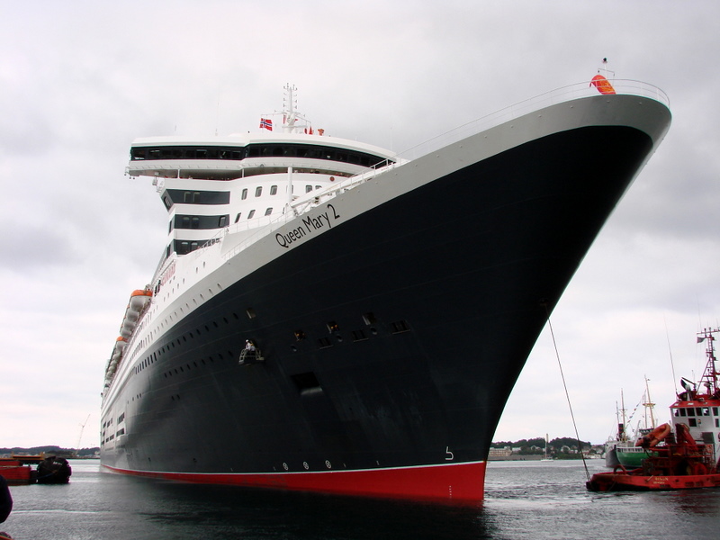 QUEEN MARY 2  W STAVANGER