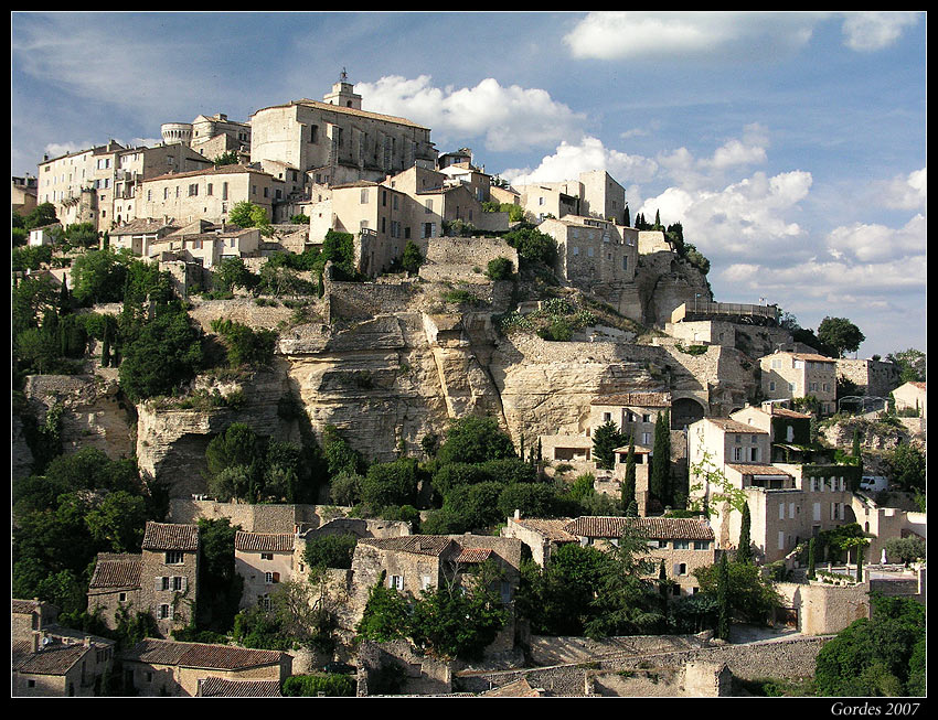 Prowansja - Gordes w popołudniowym słoncu