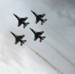 F-16 THUNDERBIRDS