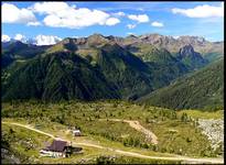 Dolina Peio Terme-schronisko Doss dei Cembri(2.300m n.p.m) widziane ze szlaku na Monte Vioz