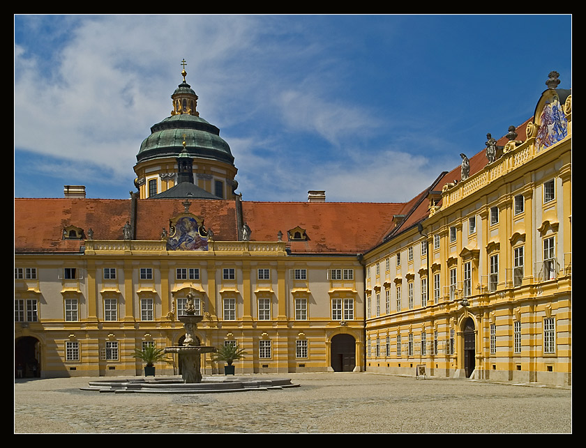 Klasztor w Melk - Austria .