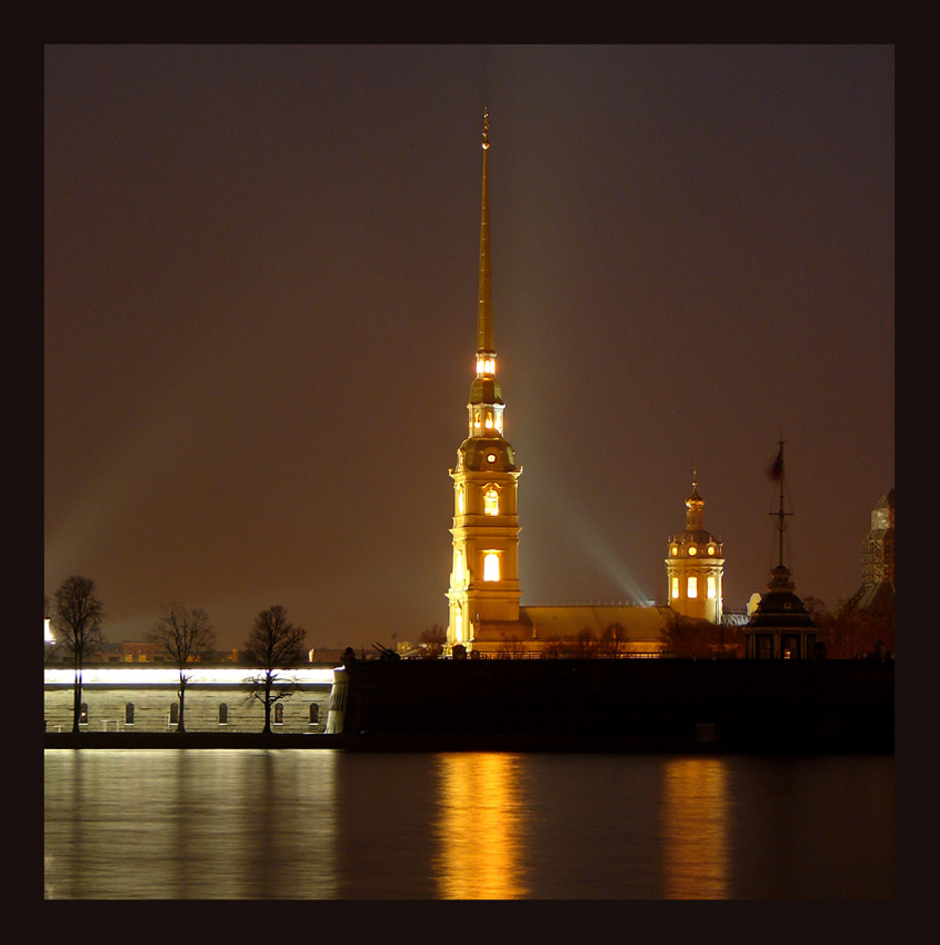 Sankt Petersburg nocą