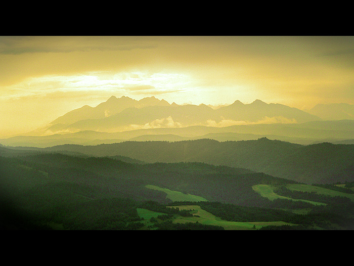 Tatry z Wysokich Skał.