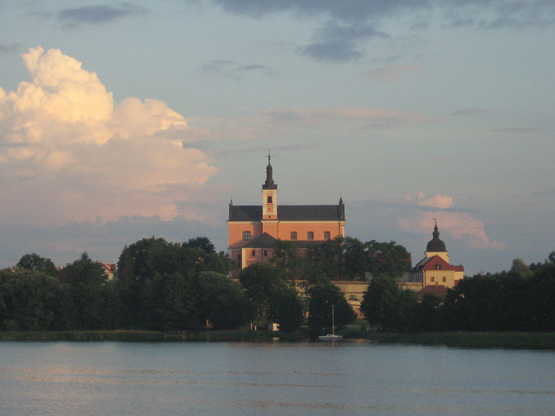 klasztor kamedułów nad Wigrami