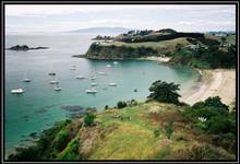 Spacer z aparatem po wyspie Waiheke