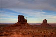 strażnicy Monument Valley...