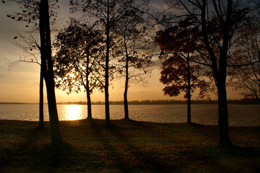 Jesień nad zalewem