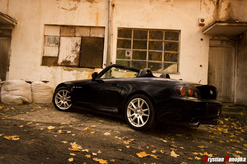 S2000