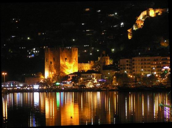 Alanya nocą