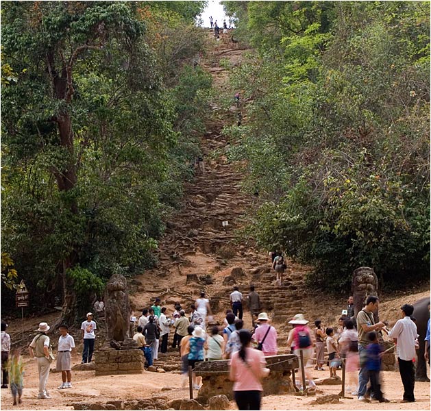 (Zamiast) Phnom Bakheng, ok. 900 n.e.