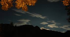 Tatry Zachodnie by night. Widok nocny z Świętą Górą Ceprów w tle.