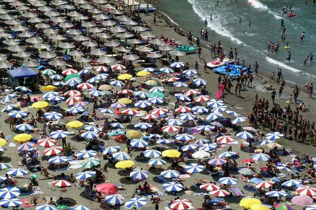 Nas tak wielu a plaża tylko jedna